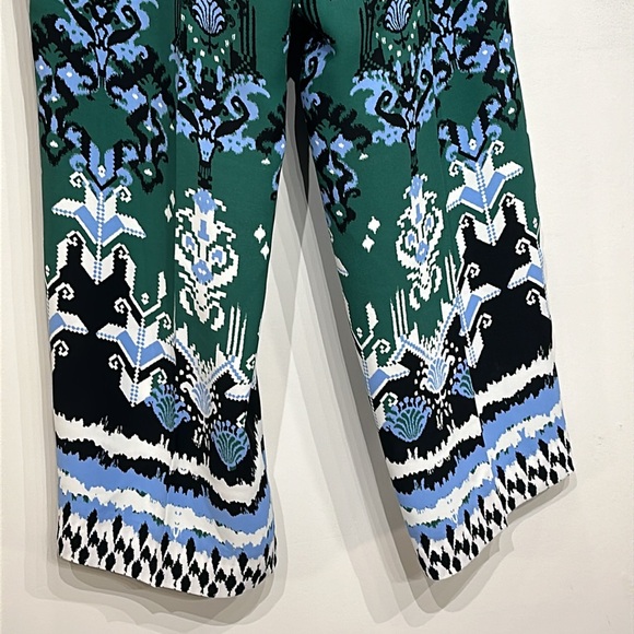 Chicos Ikat Wide Leg Soft Crops - Picture 10 of 13